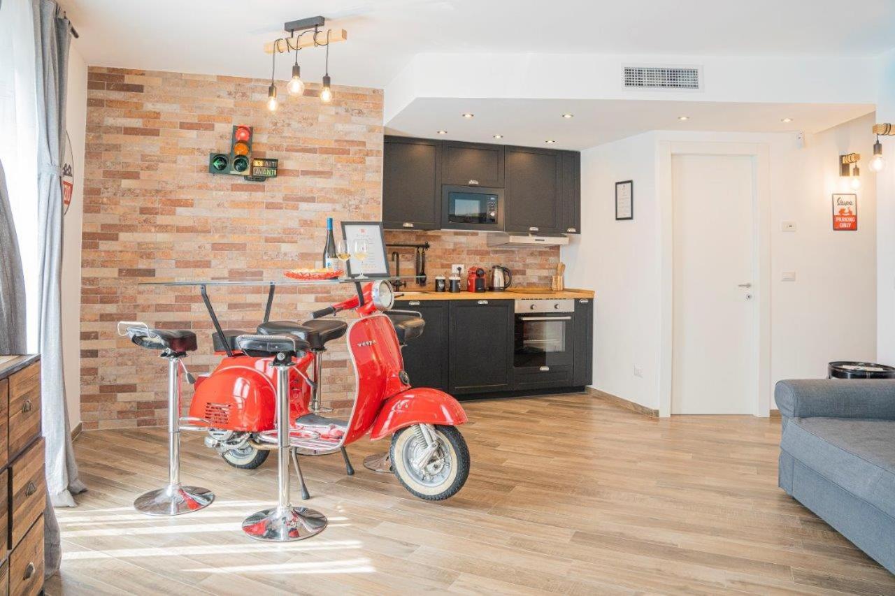 Vespa Apartments Moneglia Eksteriør billede